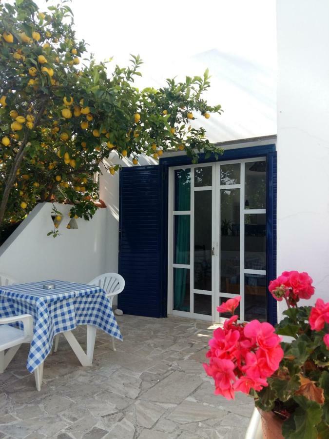 Bungalows Ingrid Толон Екстериор снимка